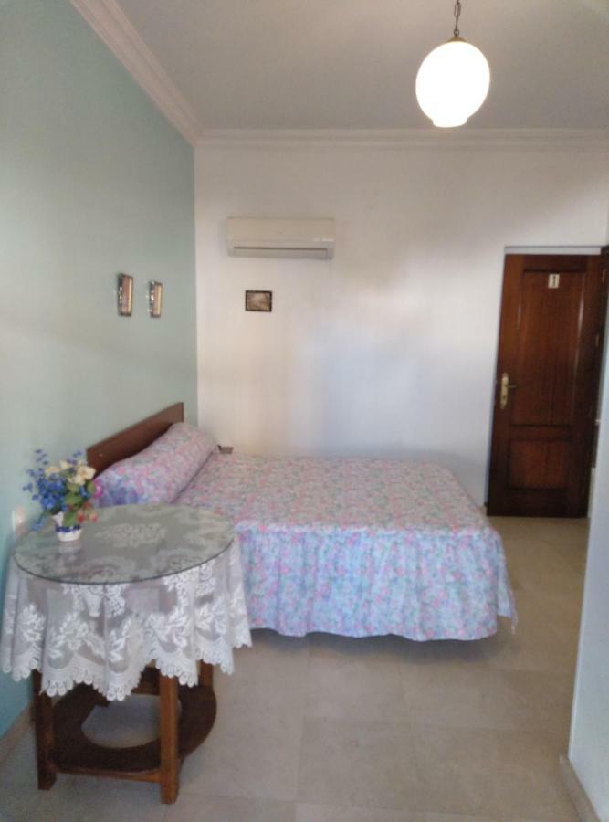 Pension Larra Mairena De Alcor Exterior photo