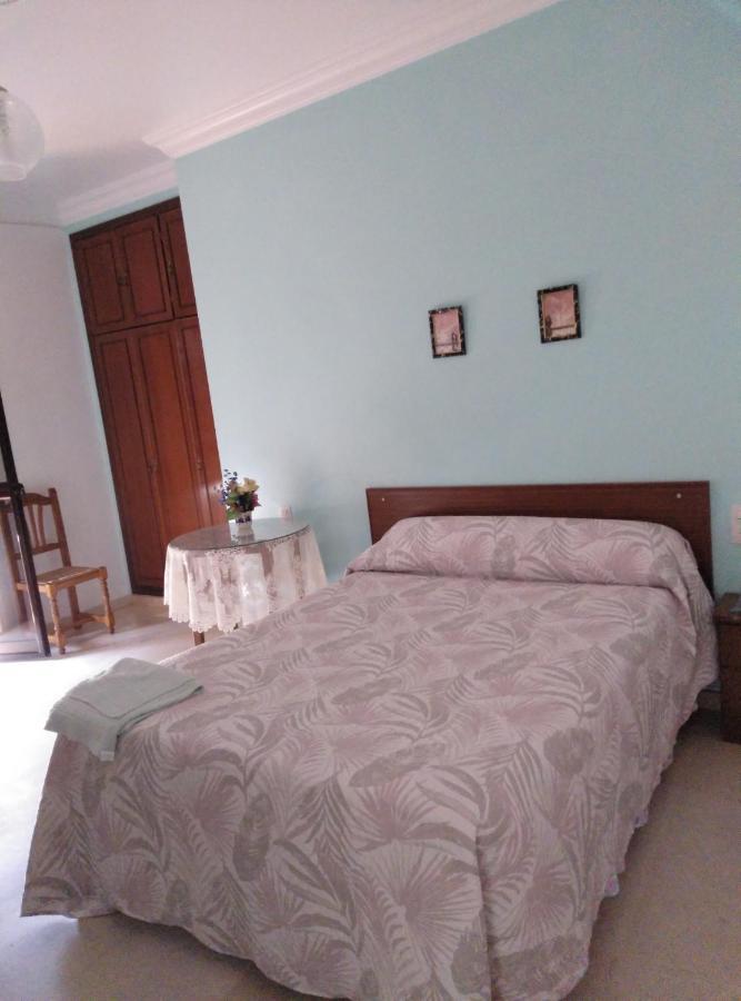 Pension Larra Mairena De Alcor Exterior photo