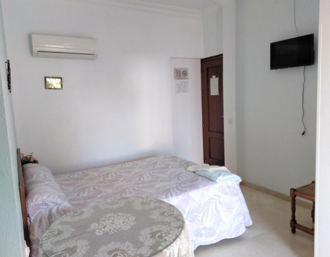 Pension Larra Mairena De Alcor Exterior photo