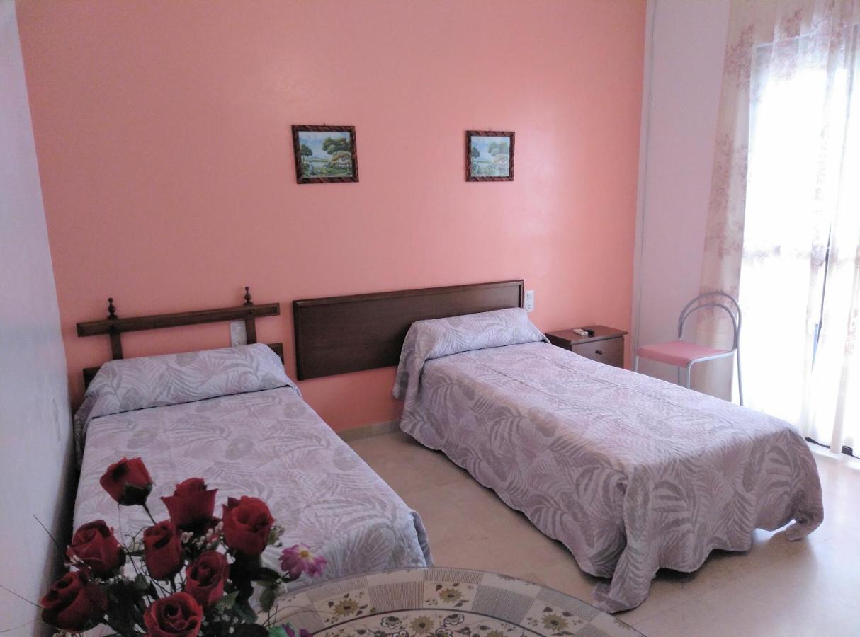 Pension Larra Mairena De Alcor Exterior photo